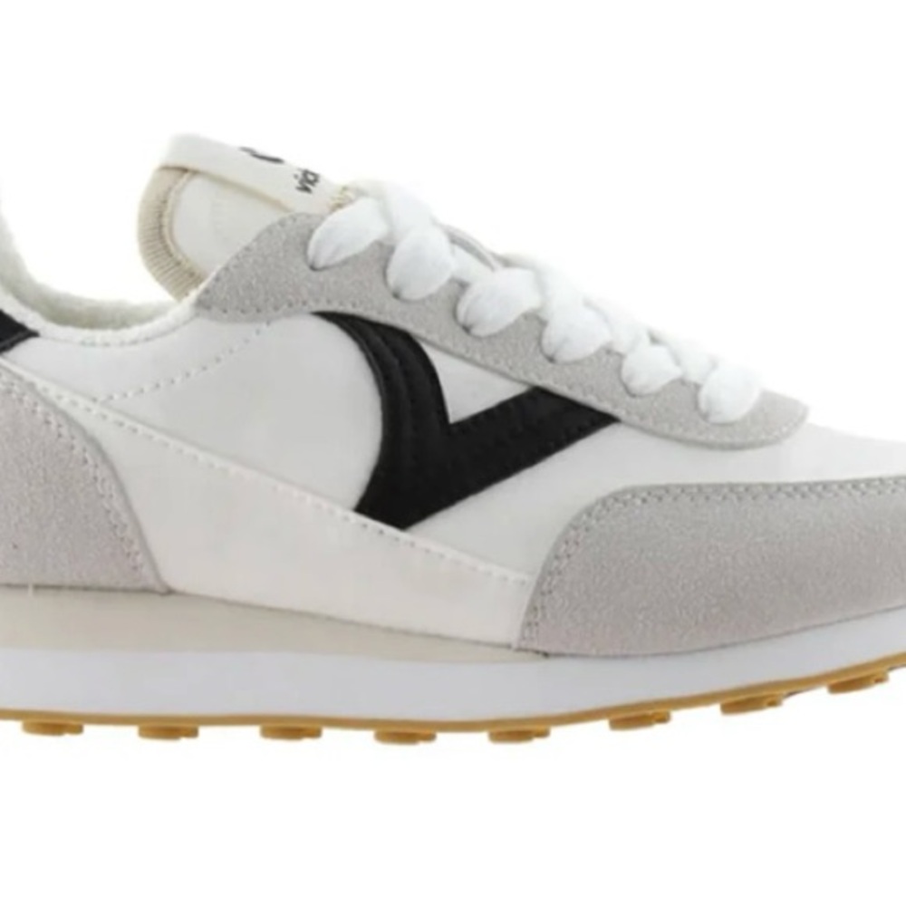 SOLD!!  Veja sneakers vs Victoria sneakers